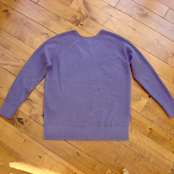 Athleta Purple Hanover V-neck Sweater Tunic Ribbed Merino Wool Blend Size Small - Picture 10 of 12